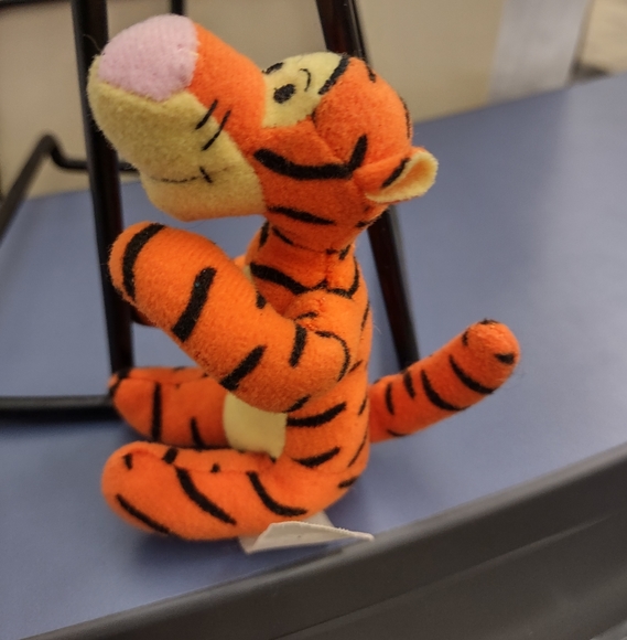 •Winnie the Pooh Tigger Disney Small Tiny plush 4.5" Pose-able - Picture 8 of 10